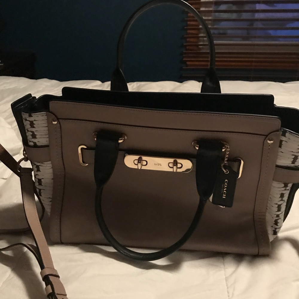 Purses - Picture 4 of 5